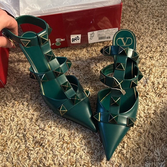 Valentino Garavani green roman studs 80 - Picture 4 of 9